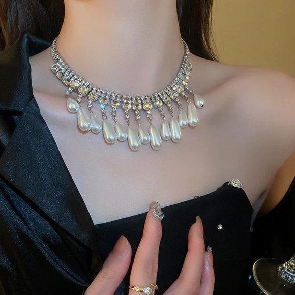 Jewelry - Gorgeous Pearl Choker Necklace